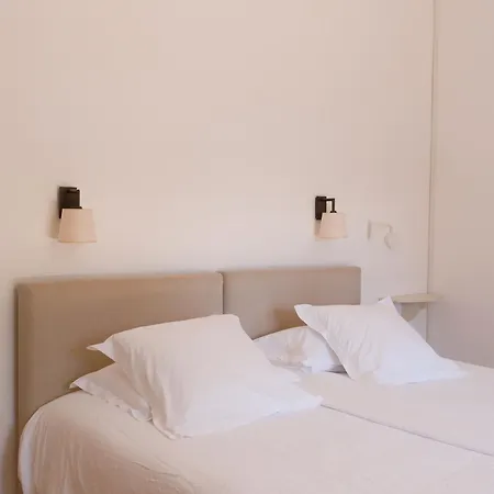 Ξενοδοχείο La Figuiere 3*